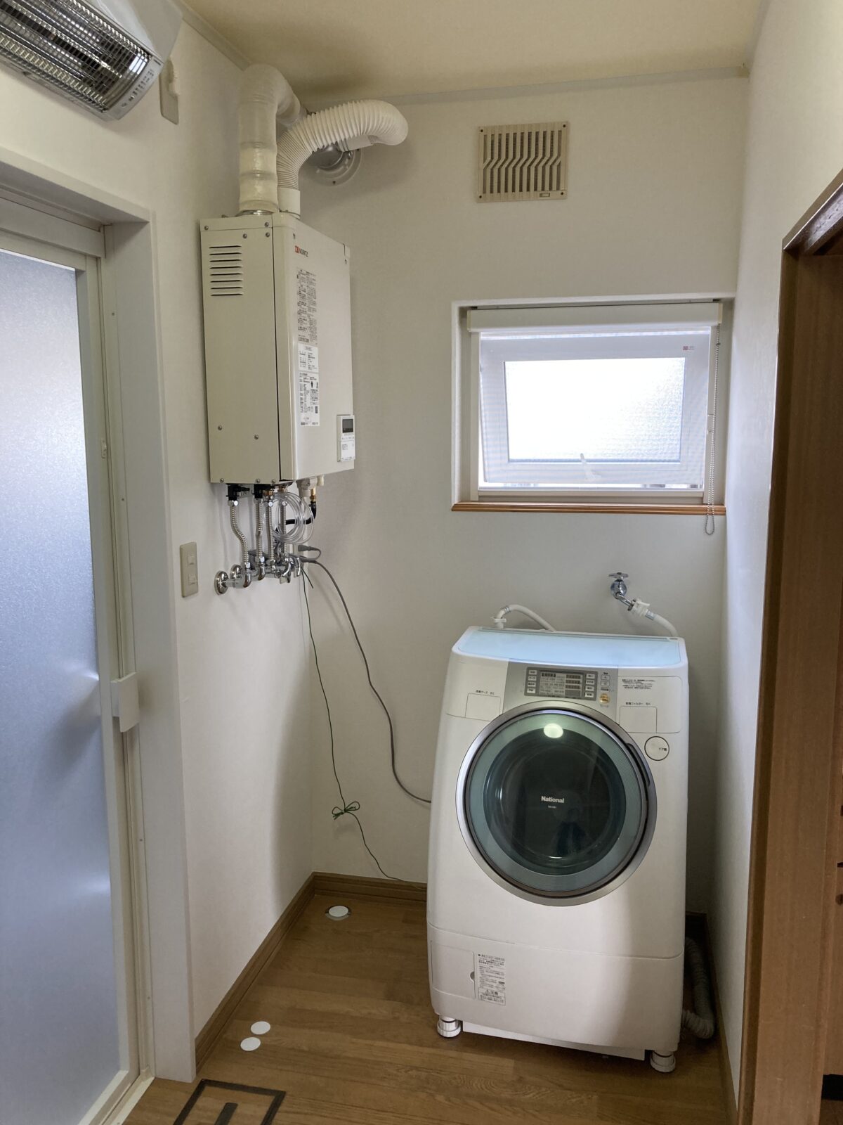 給湯ボイラーを床置きから壁掛けタイプに変更